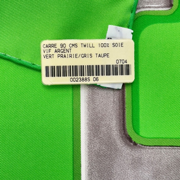 NWT Hermes Silk Scarf Carre 90 "Vif Argent" in Green - Picture 6 of 11